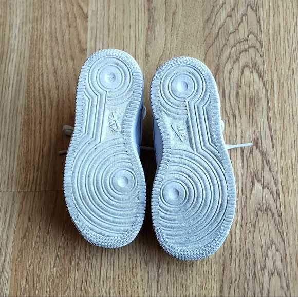 Nike Air Force 1 Kids Classic White Sneakers - Picture 4 of 5